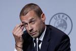 Uefa-chef Aleksander Ceferin håber inderligt, at selv fodbold uden tilskuere kan opmuntre sportens fans.  Foto: Yves Herman/Ritzau Scanpix