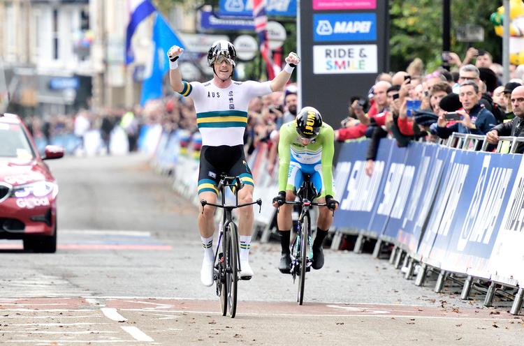 Australieren Rohan Dennis er suveræn både i den virkelige og den virtuelle verden. Her ses han triumfere på enkeltstarten ved VM i Yorkshire i september, og i dag slog han til på 1. etape i The Digital Swiss 5. Foto: Tariq Mikkel Khan/POLFOTO