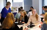 Skoleelevernes organisation håber, at 6.-9 klasse snart må komme i skole. I det mindste nogle få timer om dagen. Eller to dage om ugen. Her er det undervisning på Brønshøj Skole, inden corona-krisen brød ud. Foto: Jens Dresling/POLFOTO