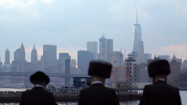 'One of Us' er optaget over tre år i New York og følger tre unge ultraortodokse jøders forsøg på at komme ud af den ekstremt lukkede verden.  Foto: Netflix