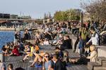     Københavnere nød i går det varme forårsvejr på Island Brygge i København . Foto: Martin Sylvest/Ritzau Scanpix