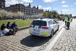 Islands Brygge i København lørdag eftermiddag. Ikke så mange mennesker, men meget politi, lyder meldingen fra vores fotograf.  Foto: Finn Frandsen/POLFOTO