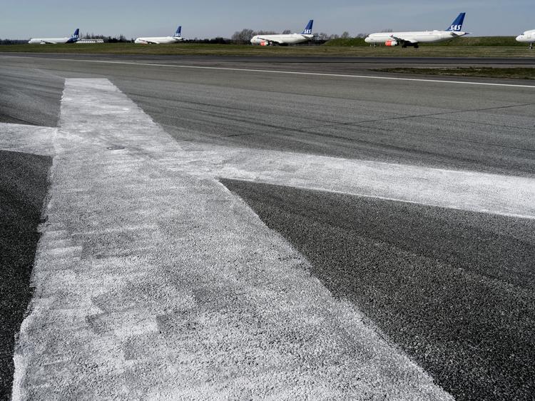 Der vil komme længere mellem flyafgangene - også langt ude i fremtiden - lyder det fra en række eksperter. Foto: Mads Nissen/POLFOTO