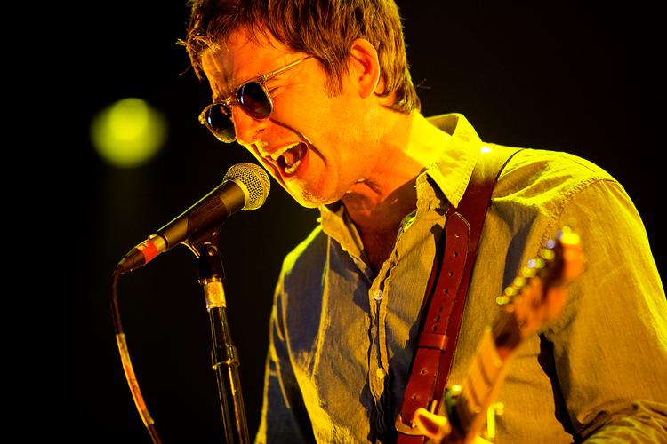 Efter Oasis dannede Noel Gallagher bandet 'Noel Gallagher's High Flying Birds'. Bandet har flere gange spillet på Roskilde Festival, senest i 2019. Billedet her er dog fra koncerten i 2015.  Foto: Thomas Borberg/POLFOTO