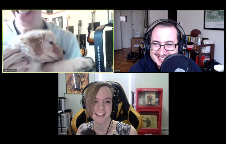 Podcasten 'Triple Click's tre værter, Kirk Hamilton, Jason Schreier og, nederst, Maddy Myers, fortæller om computerspil og spilindustrien, så selv ikke-nørder kan være med.  Foto: Screendump