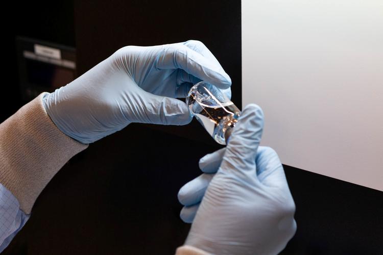 Lægemidlet Remdesivir  har vist gode resultater i behandlingen af patienter, som ser ud til at komme hurtigere hjem fra sygehuset, lige som dødeligheden ser ud til at falde.  Foto: Gilead Sciences/Ritzau Scanpix