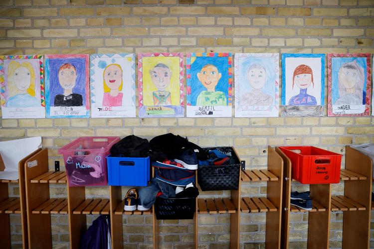 Fagpersoner der arbejder med børn har skærpet underretningspligt, hvis mistænker mistrivsel hos børnene. Skoleledere kan i dag komme i fængsel i et år, hvis de undlader at underrette Foto: Jens Dresling/POLFOTO
