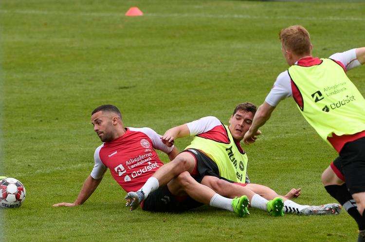 I sine 23 landskampe fra 2015 til 2018 har Riza Durmisi (tv.) repræsenteret Brøndby og Betis Sevilla.  Foto: Lars Poulsen/POLFOTO