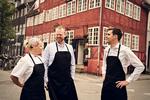 Smørrebrødsjomfru Karina Pedersen, restaurantchef Simon Olesen og sommelier Rasmus Amdi Larsen overtager lokaler i Møntergade for at åbne en ny restaurant. Tidligere var de værter på den nu nedbrændte Restaurant Palægade. Pr-foto Restaurant Møntergade