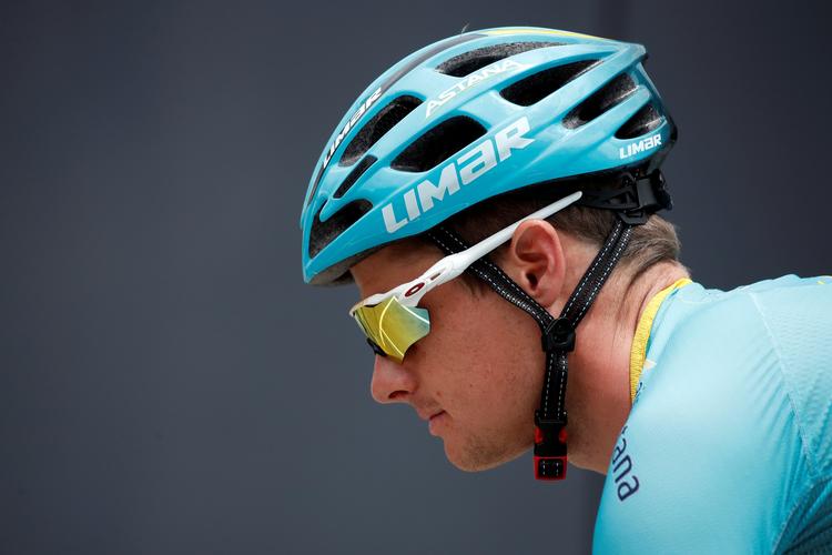 Jakob Fuglsang er havnet i et dilemma i en meget coronapresset sæson.  Foto: Benoit Tessier/Ritzau Scanpix