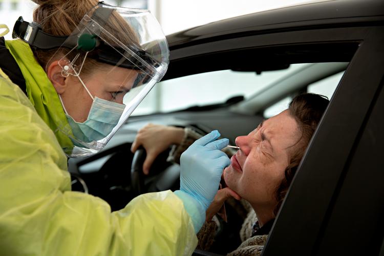 Drive in-undersøgelse ved Sygehuset i Kolding. Foto: Jacob Ehrbahn/POLFOTO