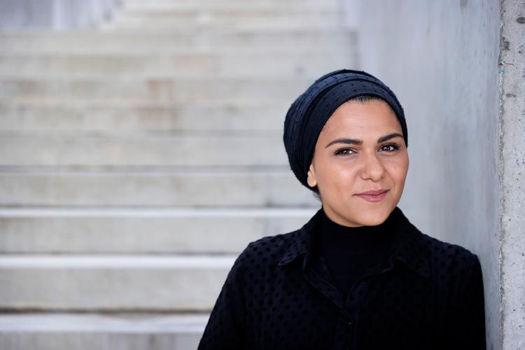 Natasha Al-Hariri glemmer aldrig sin inkluderende, omsorgsfulde folkeskolelærer, der altid sørgede for, at elverne havde det godt, og som inddrog Natashas muslimske højtider undervisningen på samme måde som jul og påske. Foto: Jens Dresling/POLFOTO