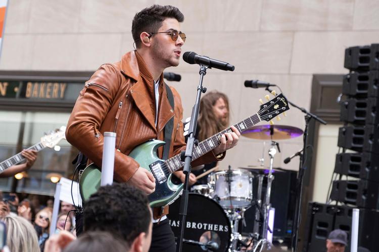 Teenidolet Nick Jonas kan synge. Hvorfor får han så ikke lov?   Foto: Charles Sykes/Ritzau Scanpix