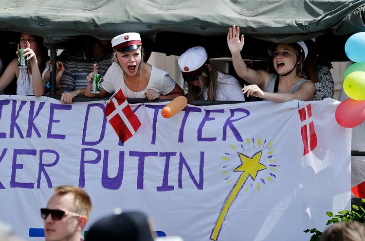En noget så vigtig begivenhed for afsluttende gymnasieelever, kan måske blive en mulighed, hvis der tages alternative metoder i brug.  Foto: Jens Dresling/POLFOTO