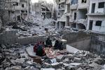 Idlib under ramadanen - efter regeringsstyrkernes angreb på byen med russisk hjælp.
   Foto: Aaref Watad/Ritzau Scanpix