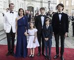 Prins Joachim og hans familie er vendt tilbage til Frankrig. Her ses familien til prinsens 50 års fødselsdag.   Foto: Mogens Flindt