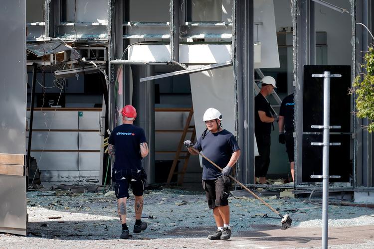 Eksplosionen ved  Skattestyrelsen skete den 6. august sidste år. På billedet ryddes der op efter ødelæggelserne dagen efter. Foto: Jens Dresling/POLFOTO