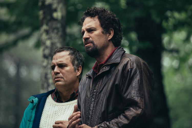 Mark Ruffalo spiller tvillingebrødrene med så forskellige udtryk, at man ofte glemmer, at der er tale om en og samme skuespiller. Foto: HBO