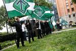 Den svenske gren af Den Nordiske Modstandsbevægelse, der i hjemlandet kaldes 'Nordisk Motståndsrörelse', demonstrerer i Stockholm. Arkivfoto – personerne på fotografiet er ikke involveret i straffe Foto: Tt News Agency/Ritzau Scanpix