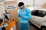 Danskere bliver testet for coronavirus gennem bl.a. testsystemer fra det kinesiske firma BGI; udstyr der blev foræret af en anonym donor for 36 millioner kroner. Region H har siden indkøbt udstyr fra BGI for et uoplyst beløb.   Foto: Finn Frandsen/POLFOTO