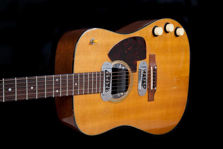 Mindsteprisen for den berømte guitar lyder på 1 million dollars. Auktionen finder sted 19. og 20. juni i Beverly Hills. Foto: Handout/Ritzau Scanpix