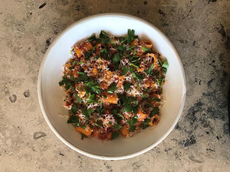 Pollys rigatoni med ragu på hakket gris var blandt retterne, der imponerede madanmelder Joakim Grundahl. Foto: Polly (presse)