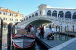 Venedig har været næsten tom for turister, men her i starten af maj er italienerne så småt begynde at forberede sig på en genåbning og forhåbentlig turisternes tilbagevenden. Foto: Manuel Silvestri/Ritzau Scanpix