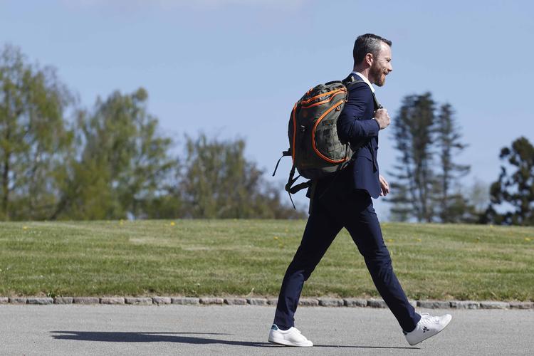 Venstres formand fotograferet på vej til forhandlinger om den seneste genåbning af Danmark på Marienborg i sidste uge.  Foto: Jens Dresling/POLFOTO