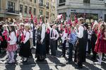 Nordmændene går normalt på gaderne - som her i Oslo - og fejrer landets nationaldag, der finder sted 17. maj. Politiet vil ikke spolere festen ved at forbyde større forsamlinger.    Foto: Janus Engel/POLFOTO