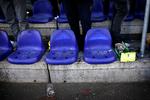 Så går det løs igen. Det varer dog et stykke tid, inden vi fodboldtilhængere igen kan slå røven i de appetitlige og indbydende stadionsæder for at nyde en god fodboldkamp 'live'. Indtil videre må vi klare os med fjernsynet. Foto: Jens Dresling/POLFOTO