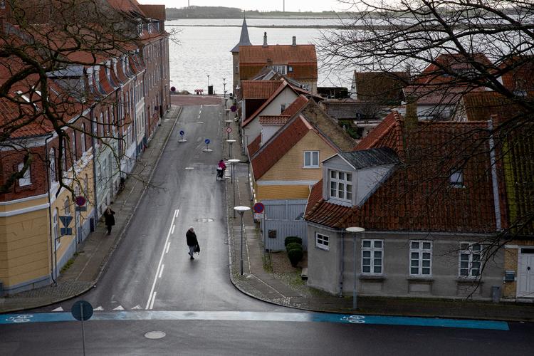 Især i tolv kommuner - herunder Kalundborg, hvor billedet er fra - kan glæde sig over, at deres grundskyld kun må stige 2,8 procent i de næste tre år. Foto: Jacob Ehrbahn/POLFOTO