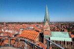  Fra toppen af vandtårnet 56 m.o.h. er der 360 graders udsigt med St. Johns Kirche i forgrunden.  Foto: Karin Møller-Olsen 
