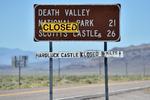 Et informationsskilt på en vej til Death Valley National Park taler sit eget tydelige sprog. Amerikansk økonomi er hårdt ramt af coronavirus og nedlukningen.    Foto: David Becker/Ritzau Scanpix