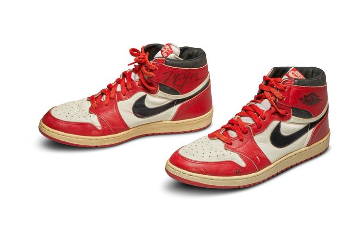 Michael Jordan sko fra den første tid med Chicago Bulls.  Foto: Sotheby's/Ritzau Scanpix