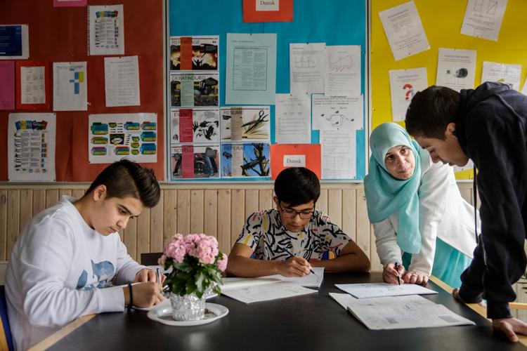 Knap 2.000 lærere er indstillet til Politikens Undervisningspris 2020. Nu er det op til de faglige paneler at finde frem til de 10, der skal hædres med en pris. Foto: Mads Nissen/POLFOTO
