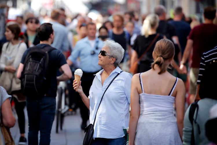 En 'Hold til højre'-kampagne skal få rettet op på Strøgets fodgængertrafikale retningsforstyrrede. Arkivfoto. Foto: Jens Dresling/POLFOTO
