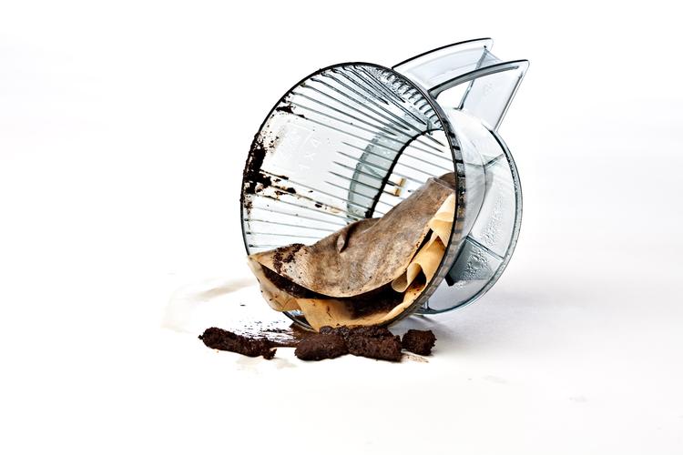 GENBRUG. Kaffegrums kan genbruges til proteinpulver, skønhedsprodukter, svampeproduktion og kaffekrus. Foto: Rune Pedersen/POLFOTO