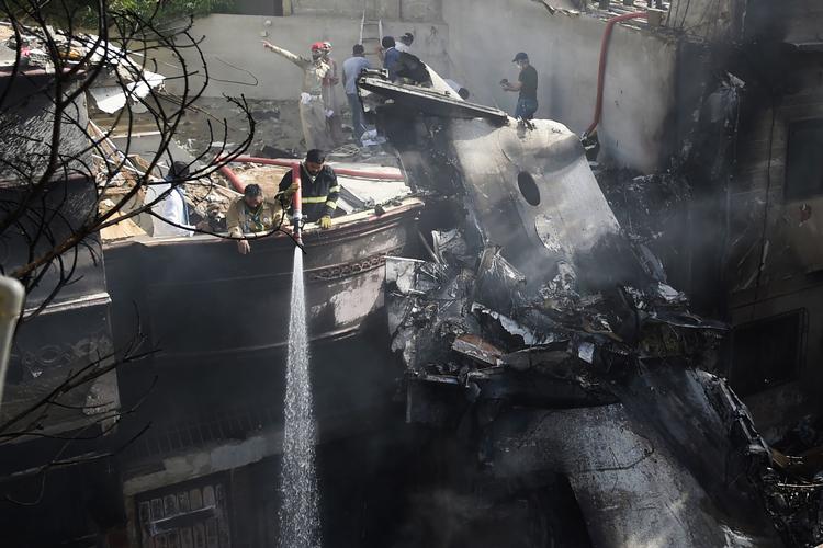 To overlevede og 97 døde ved flystyrtet Foto: Rizwan Tabassum/Ritzau Scanpix
