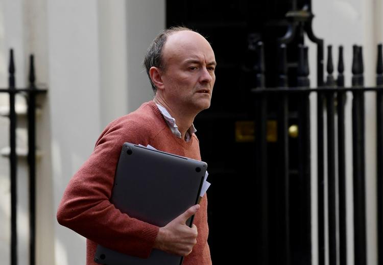 Det er helt uholdbart, at Dominic Cummings i slutningen af marts under cononanedlukningen besøgte sine forældre langt fra London, lyder kritikken i dag.  Foto: Toby Melville/Ritzau Scanpix