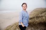  »Novellen er en form, der kræver meget nærværende stemmeføring og ekstrem præcision: Du har to linjer, ikke 400 sider, til at udfolde en karakter«, siger forfatter Dorthe Nors. Foto: Gregers Tycho/POLFOTO