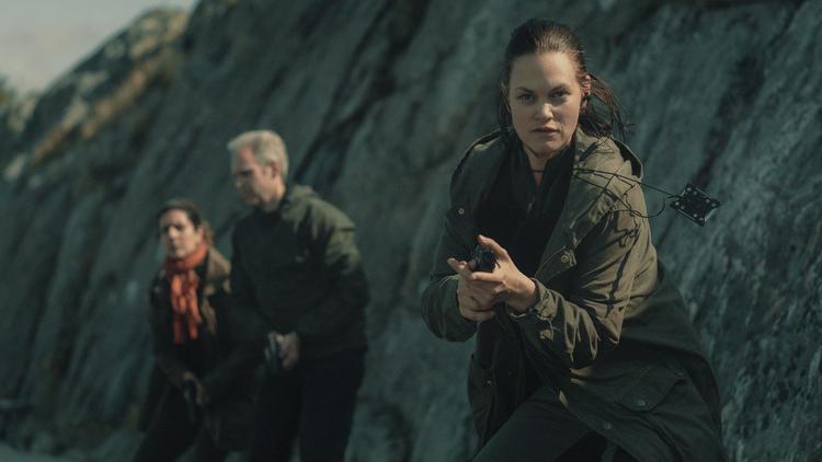 Den norske kriminalbetjent Nina forfølger nådesløst den uheldige Olle.  Foto: Nordic Entertainment Group