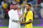 Saudi Arabien vil ligesom andre olierige stater brande sig gennem fodbold i en geopolitisk kamp og har allerede gjort det - som her, da landet husede en venskabskamp mellem Neymars Brasilien og Argentina. Fifa-præsidenten Gianni Infantino har også flirtet med muligheden for saudiske investeringer. Foto: Stringer ./Ritzau Scanpix