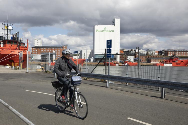 Penge tilbage i skat og lukkede butikker betød, at de danske husholdningers bankkonti voksede i april. Foto: Finn Frandsen/POLFOTO
