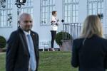 Venstre forventer, at coronaudvalg i næste uge kan få nedsat et kommissorium til udredning af forløbet under coronakrisen. På billedet ses Konservatives Søren Pape Poulsen med statsminister Mette Frederiksen (S) i baggrunden. Foto: Tariq Mikkel Khan