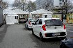 Der er formentlig mindre at lave for personalet udenfor sygehuset i Kolding, der laver covid-19 tests. Færre og færre har følt symptomer på coronavirus over de seneste seks uger, viser en undersøgelse fra SSI.   Foto: Jacob Ehrbahn/POLFOTO