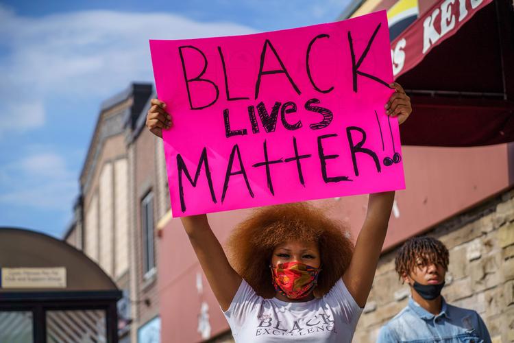     Bevægelsen Black Lives Matter støttes nu af flere store selskaber i USA.
 Foto: Kerem Yucel/Ritzau Scanpix