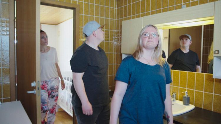 Deltagerne er sjældent bange for at vise afsky over for deres nye hjem. Foto: TV3