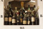 En flaske cognac, som der blev sat prop i før den franske revolution i 1789, er torsdag blevet solgt for et rekordbeløb på en auktion. Foto: Michael Kooren/Reuters