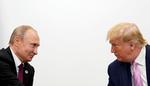 Vladimir Putin og Donald Trump fotograferet under et bilateralt møde under G20-topmødet i Osaka i Japan i juni sidste år.  Foto: Kevin Lamarque/Ritzau Scanpix