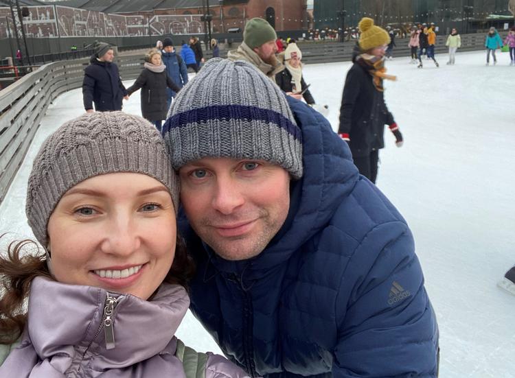 Det var vinter, da Simon fra Danmark og Nadya fra Rusland så hinanden sidst, og de håber at se hinanden, mens vi stadig er i sommerhalvåret. Foto: Privatfoto